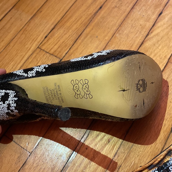 ⭐️HOST PICK⭐️ Skull Heels womens size 5 - Picture 4 of 5